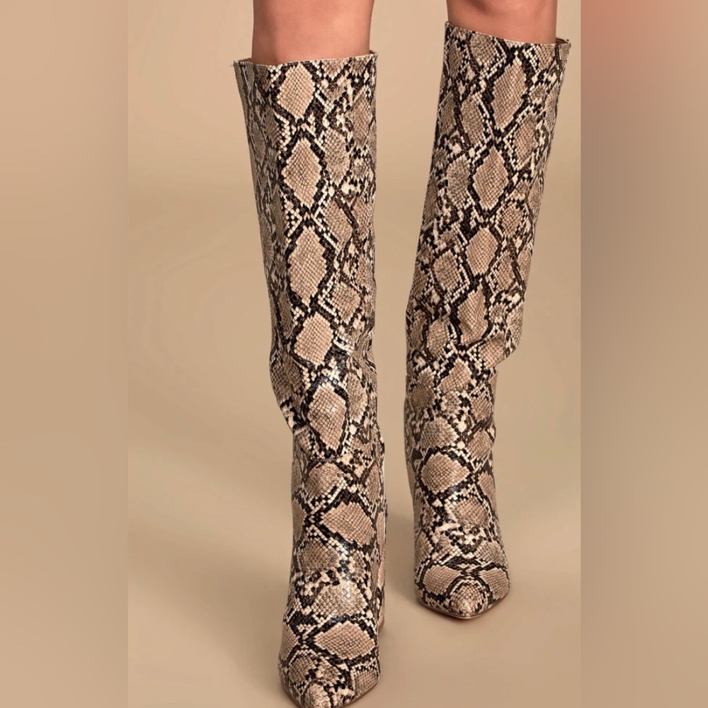Lulus Snake Skin Pointed Toe Wide Calf Knee High Block Heel Boots Size 10